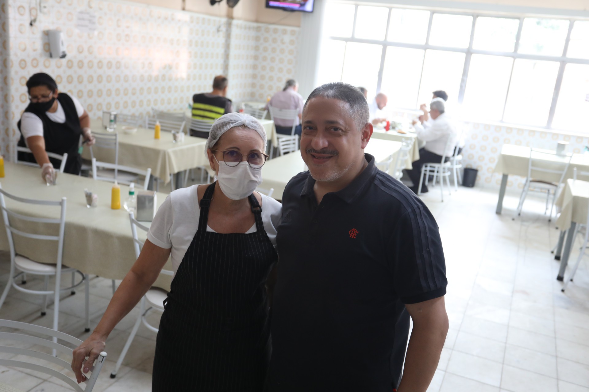 Lourdes Lemos, dona da pens&atilde;o de Everaldo Carvalho, cliente h&aacute; quase 30 anos - Pedro Ivo/ Ag&ecirc;ncia O Dia