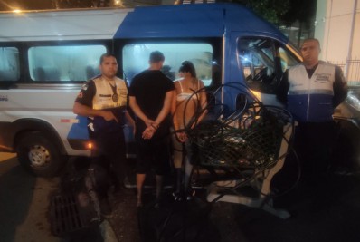 Casal é preso em flagrante por furto de cabos em Niterói