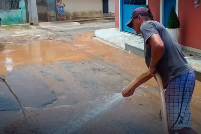 Valão ameaça transbordar e Defesa Civil alerta moradores das proximidades, mas Rio Muriaé não mais assusta