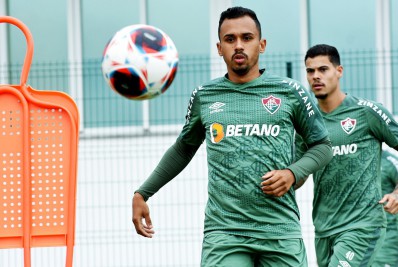 Em busca de espaço no Fluminense, Lima diz que pode jogar de segundo volante