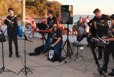 Projeto Pôr do Som chega à Praia da Boca da Barra