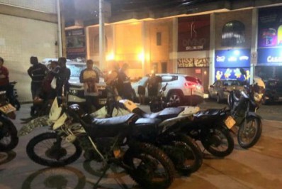 Mega operação reboca 60 motos irregulares em Arraial do Cabo
