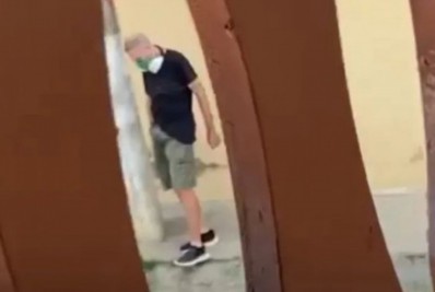 Homem é flagrado se masturbando em frente a duas meninas em Iguaba