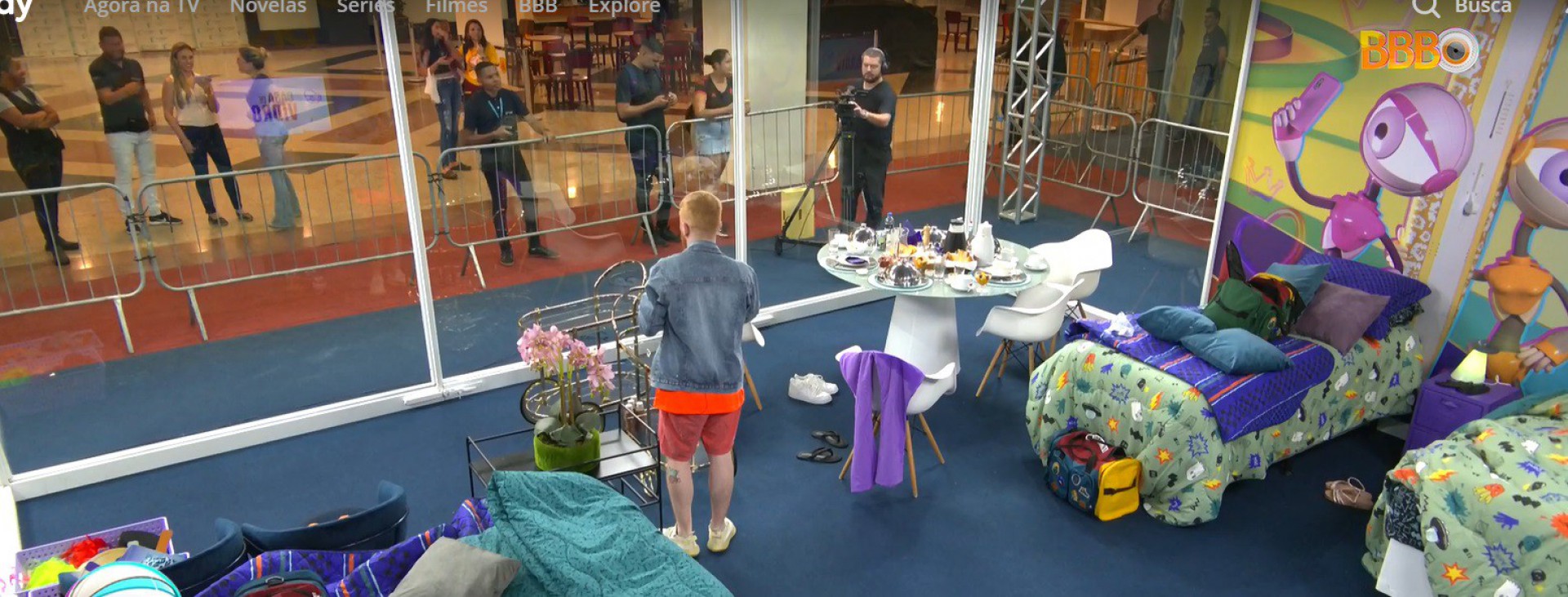 Votação da 'Casa de Vidro' foi encerrada e participantes arrumam as malas para deixar o local - Reprodução