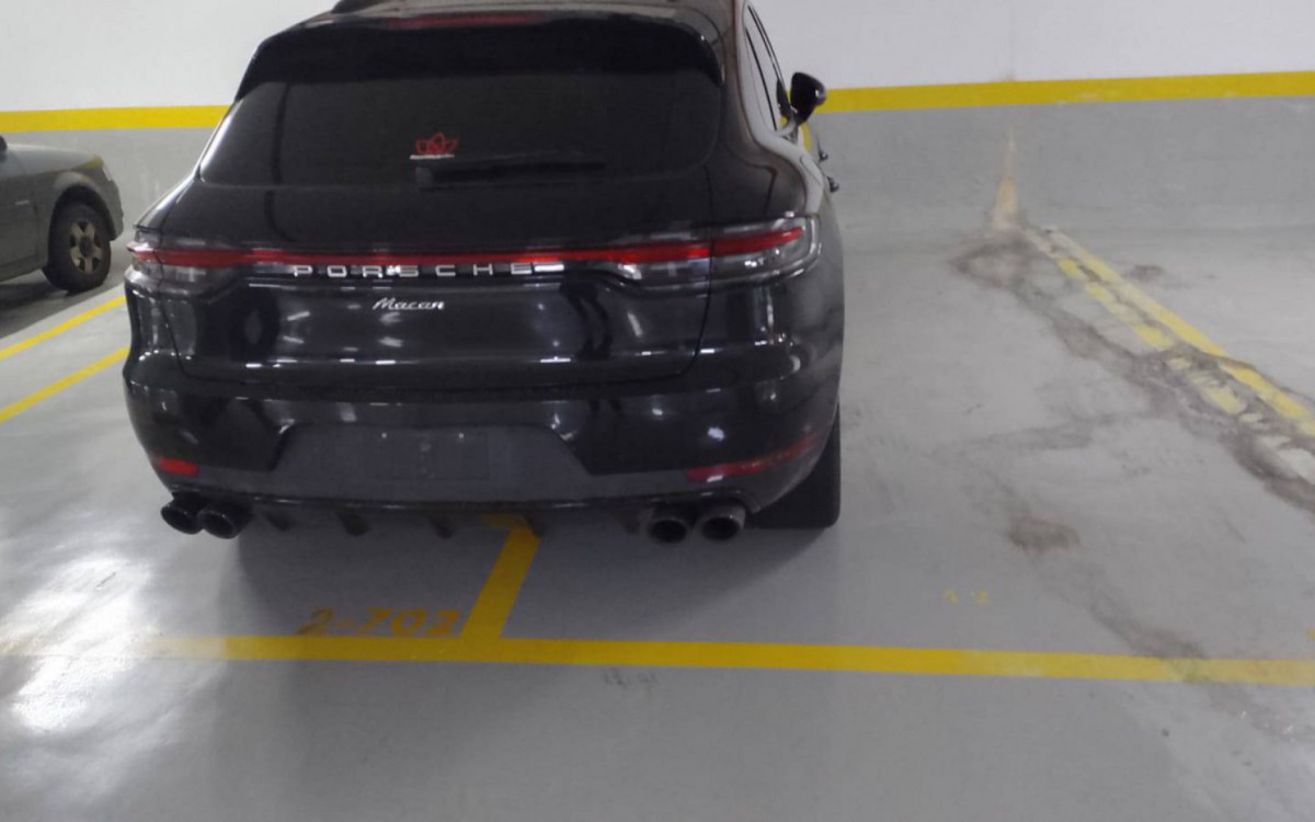 André, o BBSheik, gostava de andar de carros de luxo - Divulgação