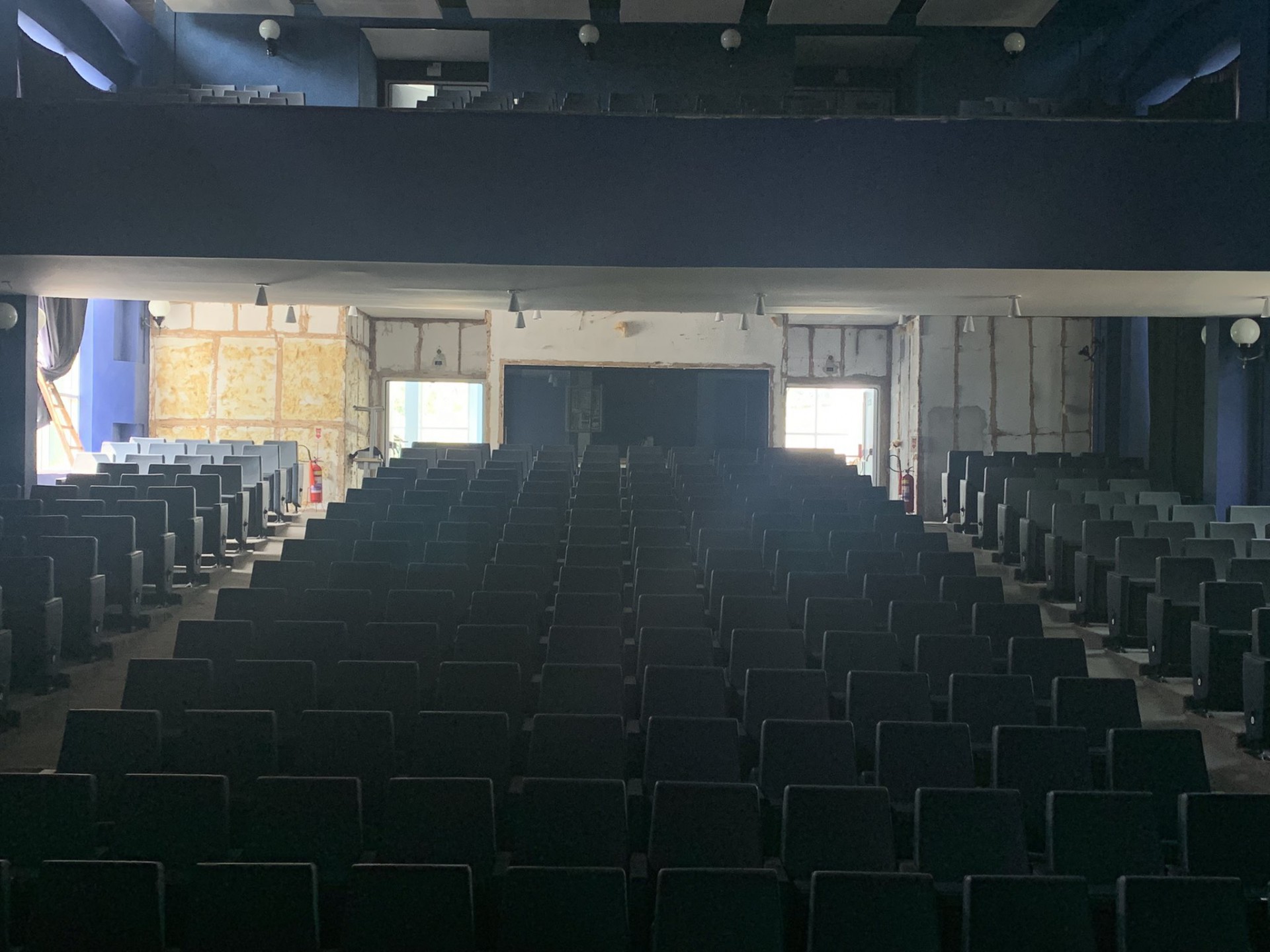 Teatro Bernardo de Vasconcelos, inaugurado em 2014, está interditado - Reprodução