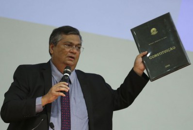 Ironia a Sérgio Moro rende aplausos a Flávio Dino em evento no Rio