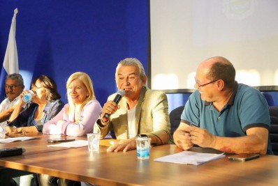 Novos membros do Conselho Municipal Saúde tomam posse em cerimônia no auditório do Meriti Previ