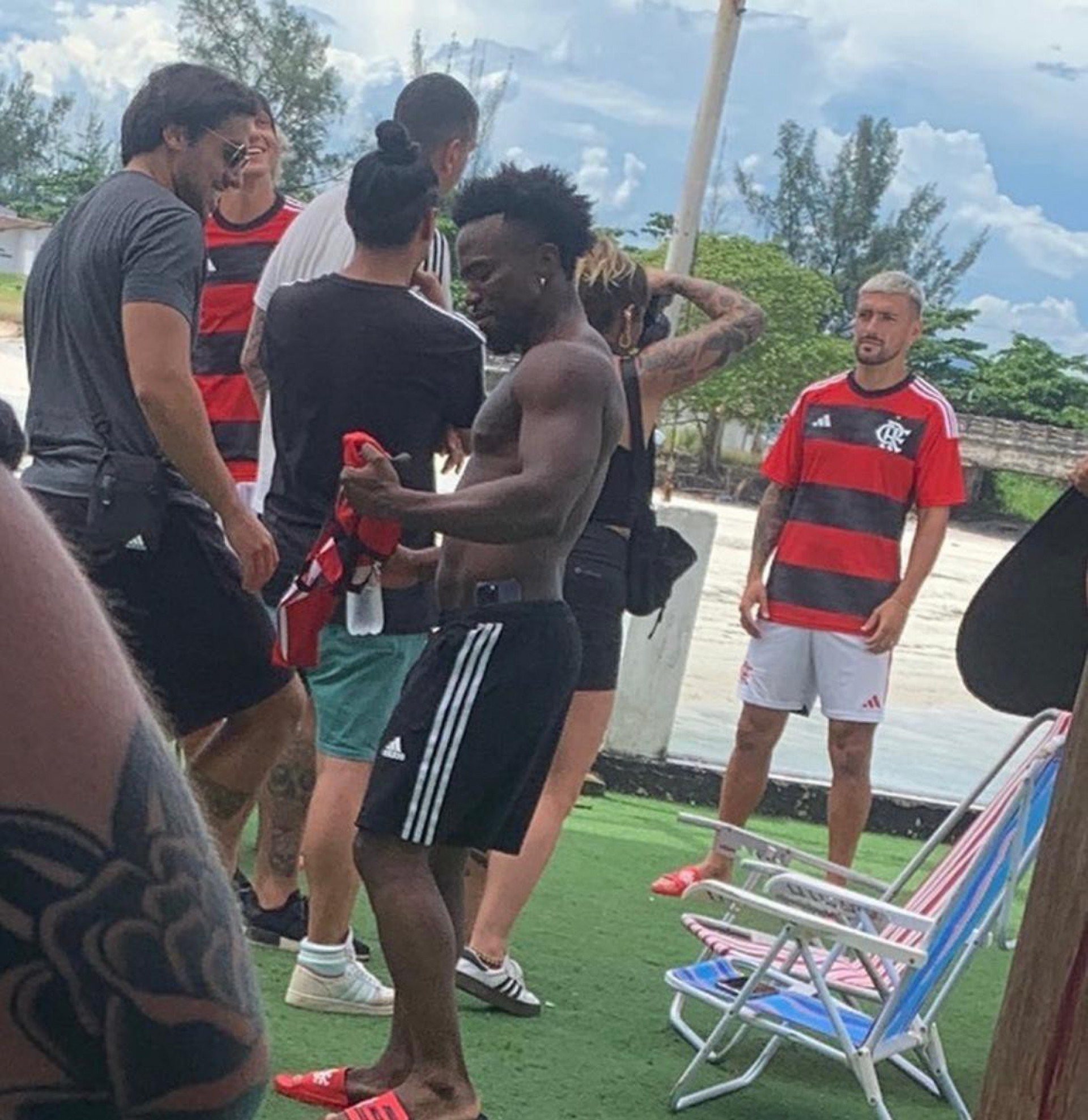 Arrascaeta com a nova camisa do Flamengo - Reprodução