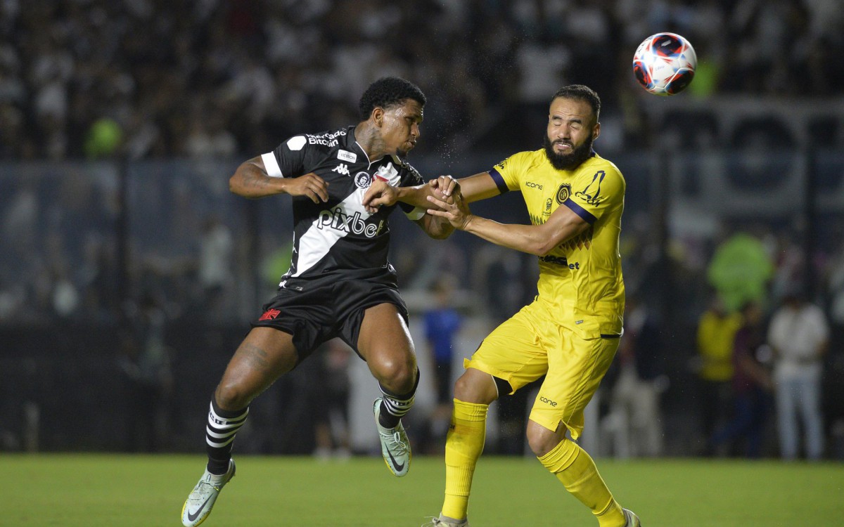 Time que foi a campo ontem tinha muitos jogadores estreando