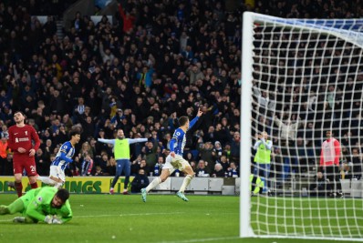 Liverpool perde mais uma e amplia má fase na temporada