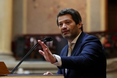 Líder da ultradireita de Portugal é detonado por xingar Lula