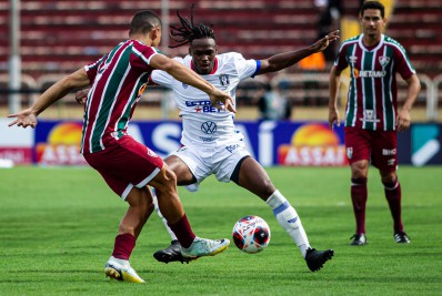 Resende estreia com derrota no Carioca