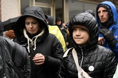 Protesto com presença de Greta Thunberg termina em conflito na Alemanha