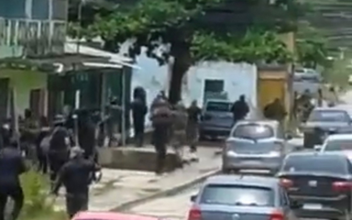 Suposta guerra entre milicianos foi flagrada por moradores