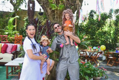 Fofura! Fabiula Nascimento e Emilio Dantas celebram aniversário de 1 ano dos gêmeos com tema 'O Mágico de Oz'