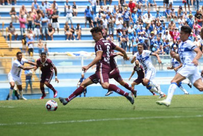 Emprestado pelo Fluminense, John Kennedy tem estreia arrasadora e marca três gols na primeira rodada do Paulistão