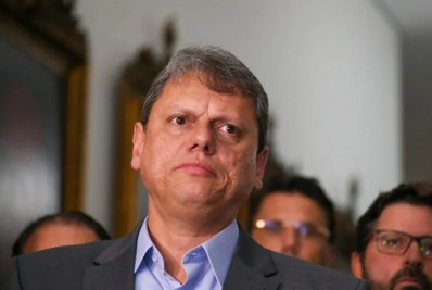 Tarcísio condena atos antidemocráticos, mas fala em 'olhar para frente'