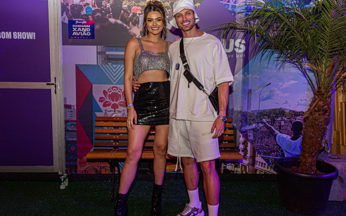 Ex-BBBs Eslov&ecirc;nia e Lucas nos 'Ensaios da Anitta'