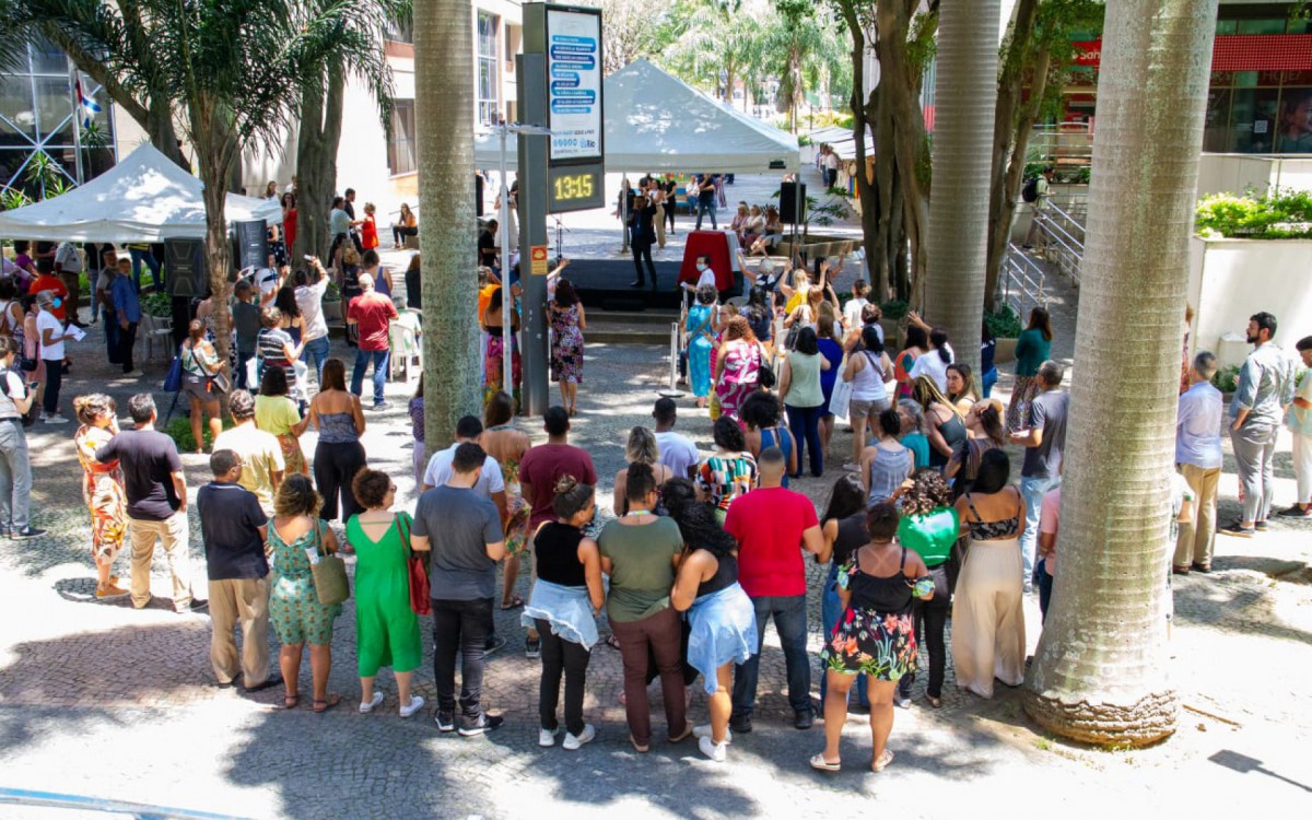 Funcionários da prefeitura participam de missa no Centro Administrativo São Sebastião (Cass), em visita da imagem peregrina do padroeiro da cidade - Érica Martin / Agência O Dia