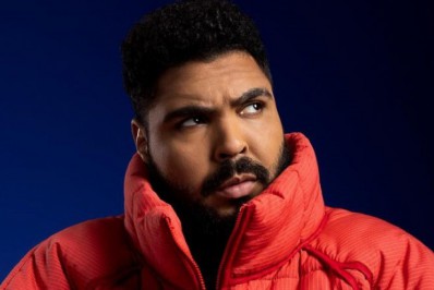 'Tem dias que eu choro por ser feio', afirma Paulo Vieira 