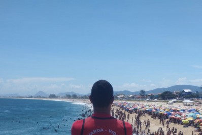 Defesa Civil de Maricá faz 37 salvamentos de banhistas no fim de semana