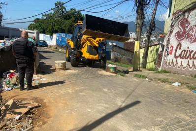 PM prende suspeito durante operação no Engenho da Rainha