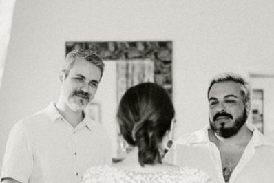 Luis Lobianco e Lúcio Zandonadi se casam em cerimônia intimista 