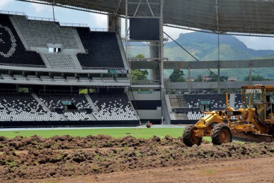Botafogo divulga imagens e apresenta detalhes sobre a transição para grama sintética no Nilton Santos