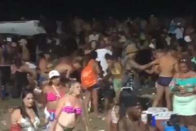 Polícia abre inquérito para investigar evento ilegal do Grupo Clareou na Praia do Recreio