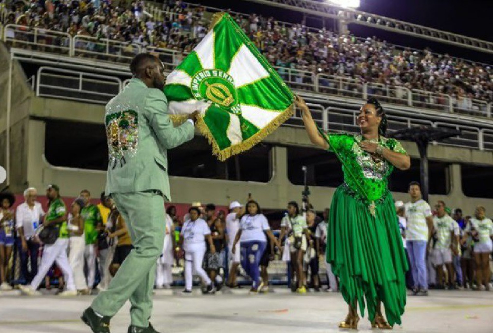 Ensaio técnico da Império Serrano na Marquês de Sapucaí, na noite deste domingo - Reprodução Internet / Vinni Luiz Lima