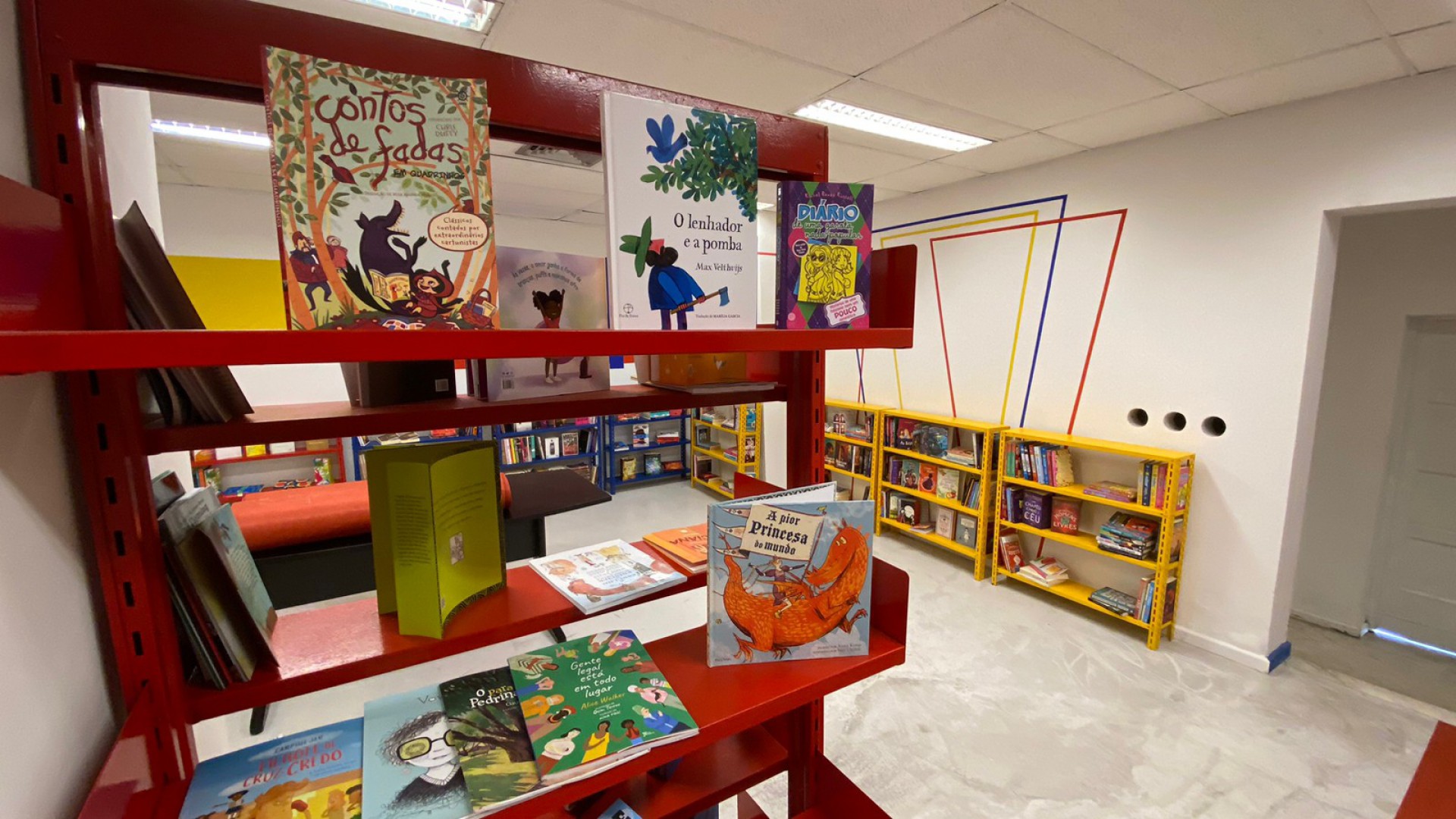 A Sala de Leitura Alfredo Machado fica na Av. Nossa Senhora de Copacabana - João Victor Ramirez / SMC