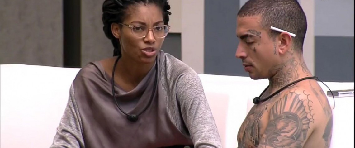 Em conversa com MC Guimê, Tina criticou posicionamento de Cezar Black sobre caso de racismo no 'BBB 21' - Reprodução/Globoplay