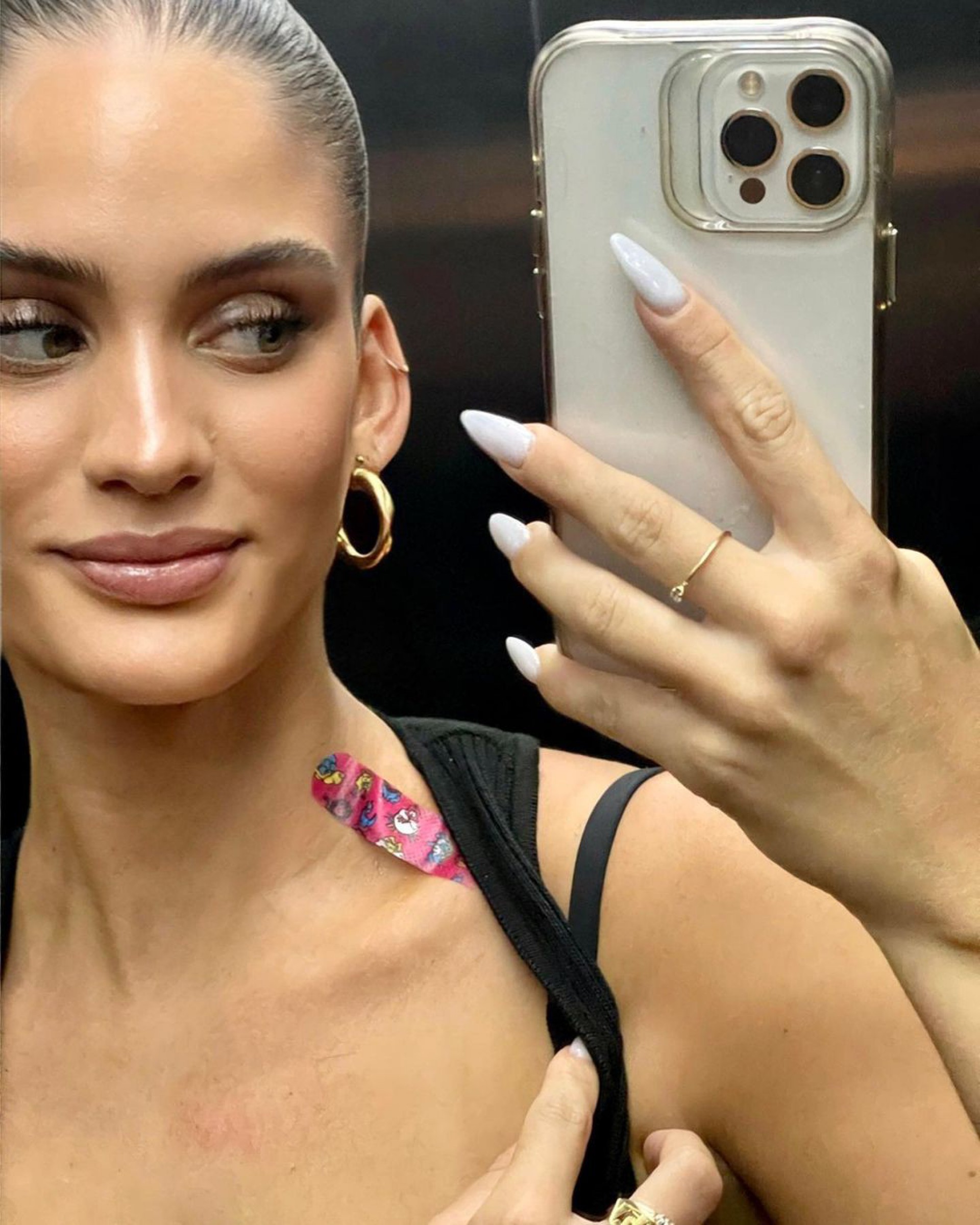 Um mês depois, Laura Fernandez reflete sobre cirurgia de retirada de nódulo - Reprodução Internet