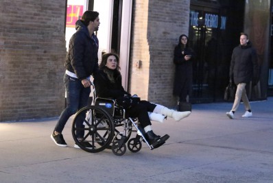 Luciana Gimenez desfilará de cadeira de rodas em carnaval de SP