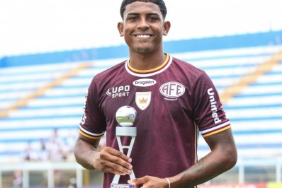 Treinador do Fluminense, Diniz já teria sinalizado que conta com retorno de John Kennedy após o fim do Paulistão