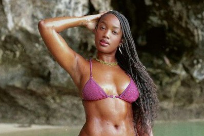 Iza posa de biquíni e arranca suspiros dos internautas: 'Um monumento'