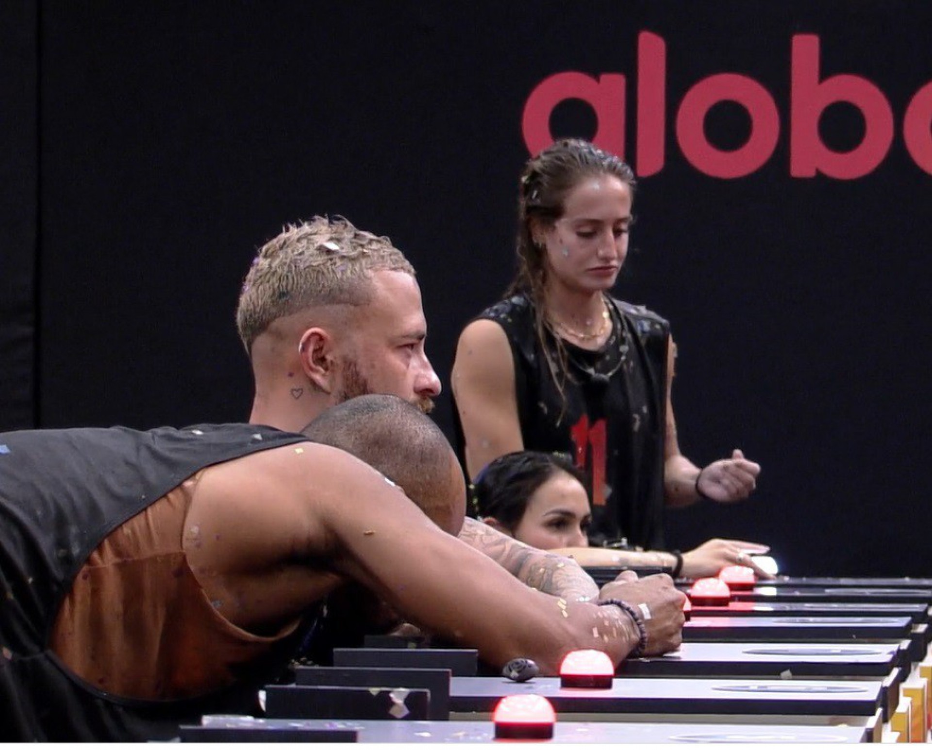 Fred e Ricardo, Bruna Griphao e Larissa seguem na prova de resistência  - Reprodução da TV Globo