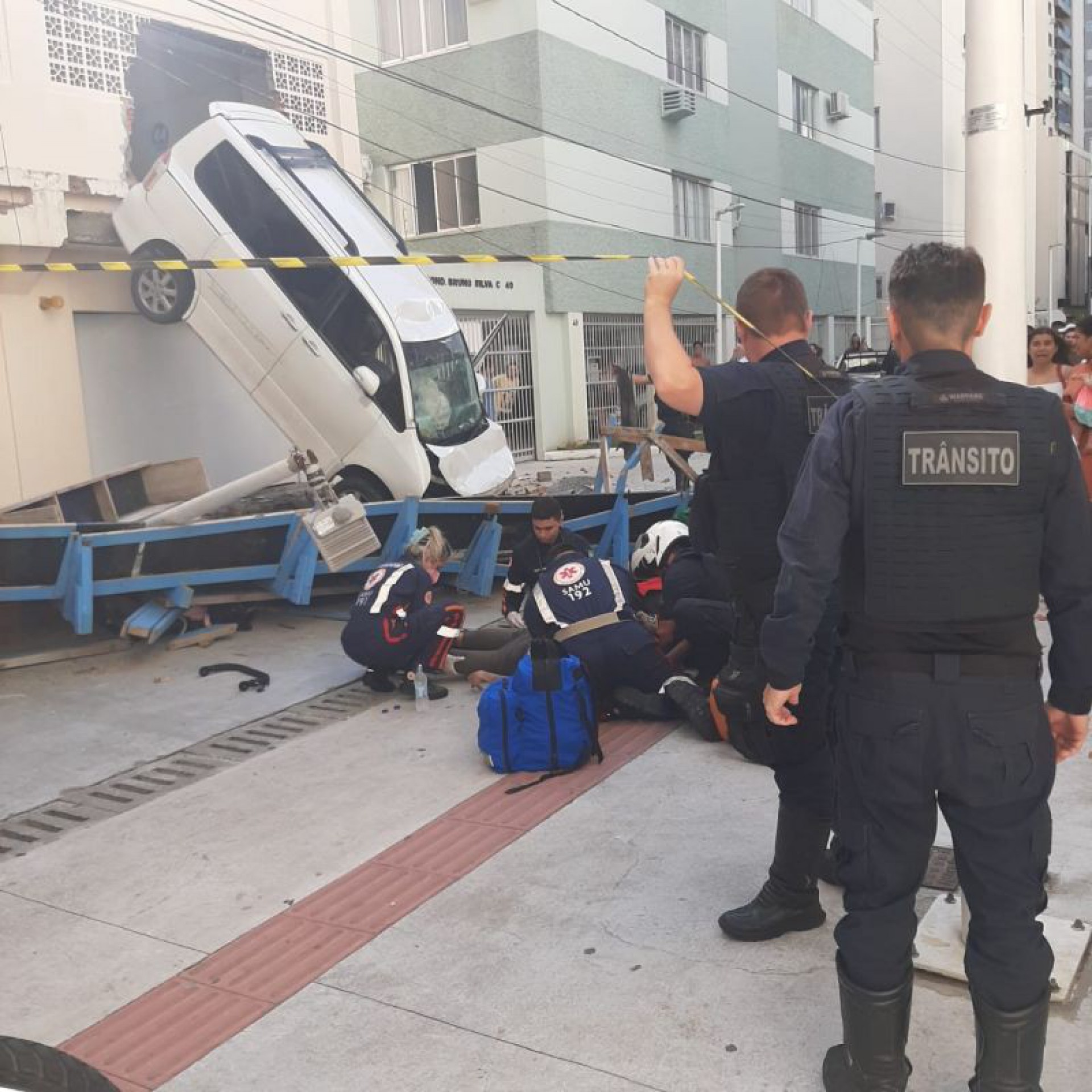 SAMU prestou socorro &agrave; v&iacute;tima, que precisou ser levada ao hospital de helic&oacute;ptero