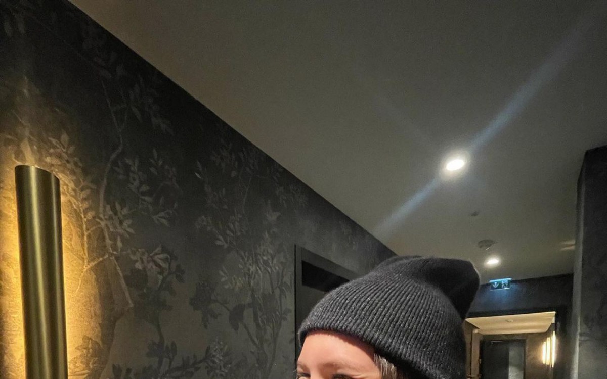 Malvino Salvador aproveita f&eacute;rias em fam&iacute;lia na Fran&ccedil;a