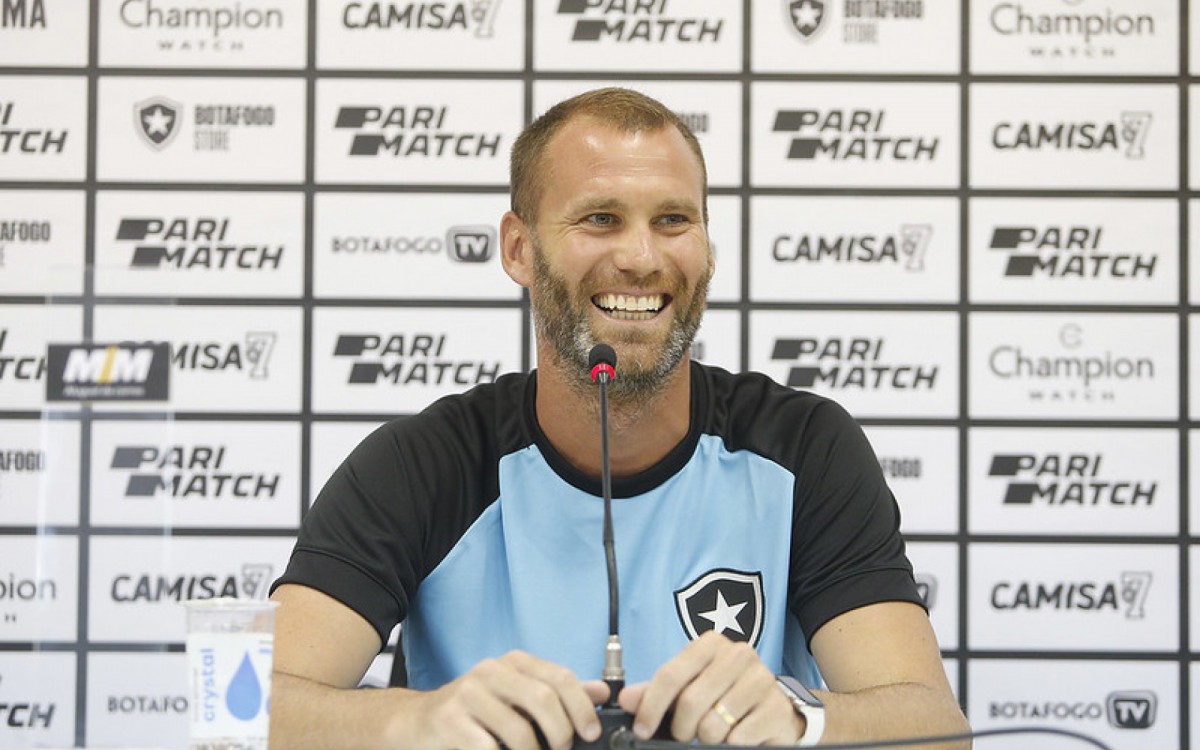 Joel Carli é ídolo do Botafogo