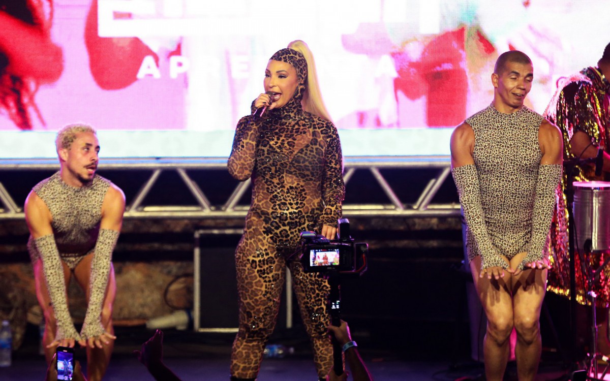 Valesca Popozuda faz segundo show do "Carnavalesca"