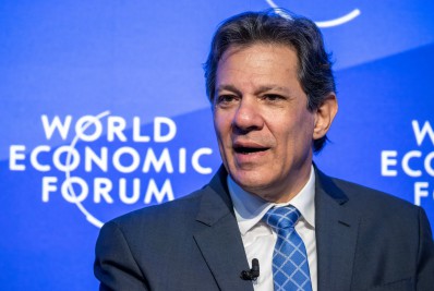 Haddad alerta para riscos da extrema direita, mas diz que Brasil segue forte