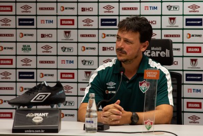 Diniz admite pouca inspiração, mas elogia comprometimento de reservas do Fluminense: 'Cumpriram o principal'