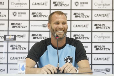 Botafogo divulga relacionados para despedida de Joel Carli contra o Magallanes (CHI)