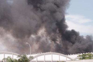 Corpo de Bombeiros segue com trabalho de rescaldo no aeroporto RioGaleão após incêndio