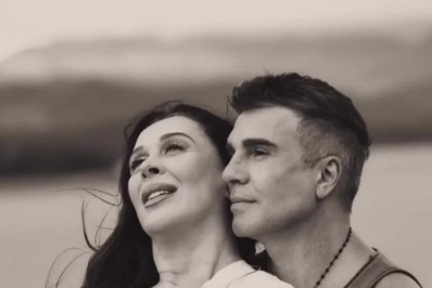 Grávida, Claudia Raia posta cliques inéditos e se declara para Jarbas Homem de Mello: 'Amor'