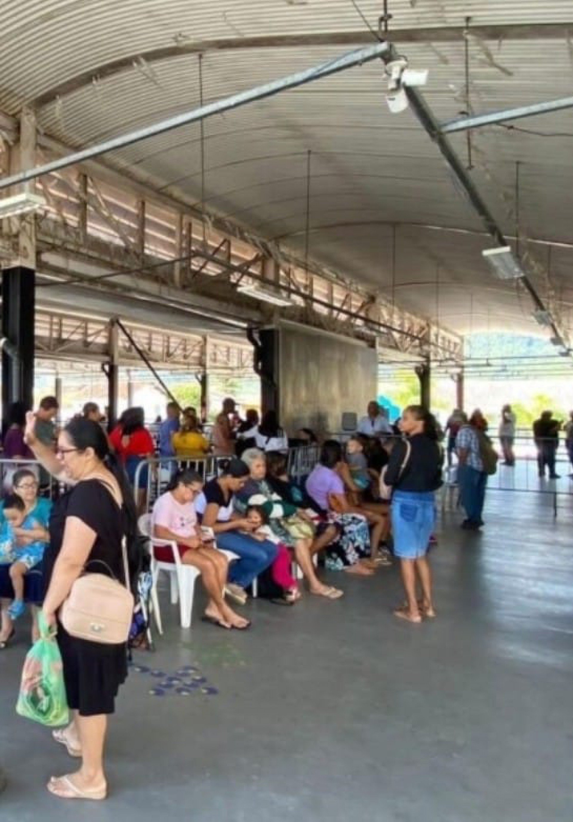 Entrega do cart&atilde;o Supera RJ em Paraty na antiga rodovi&aacute;ria.