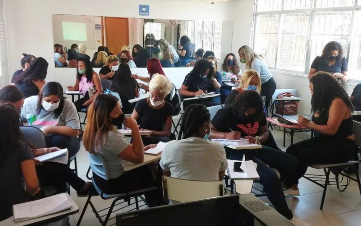 Alunos do curso de profissionalizante do IP Mangueira - Reprodução: redes sociais