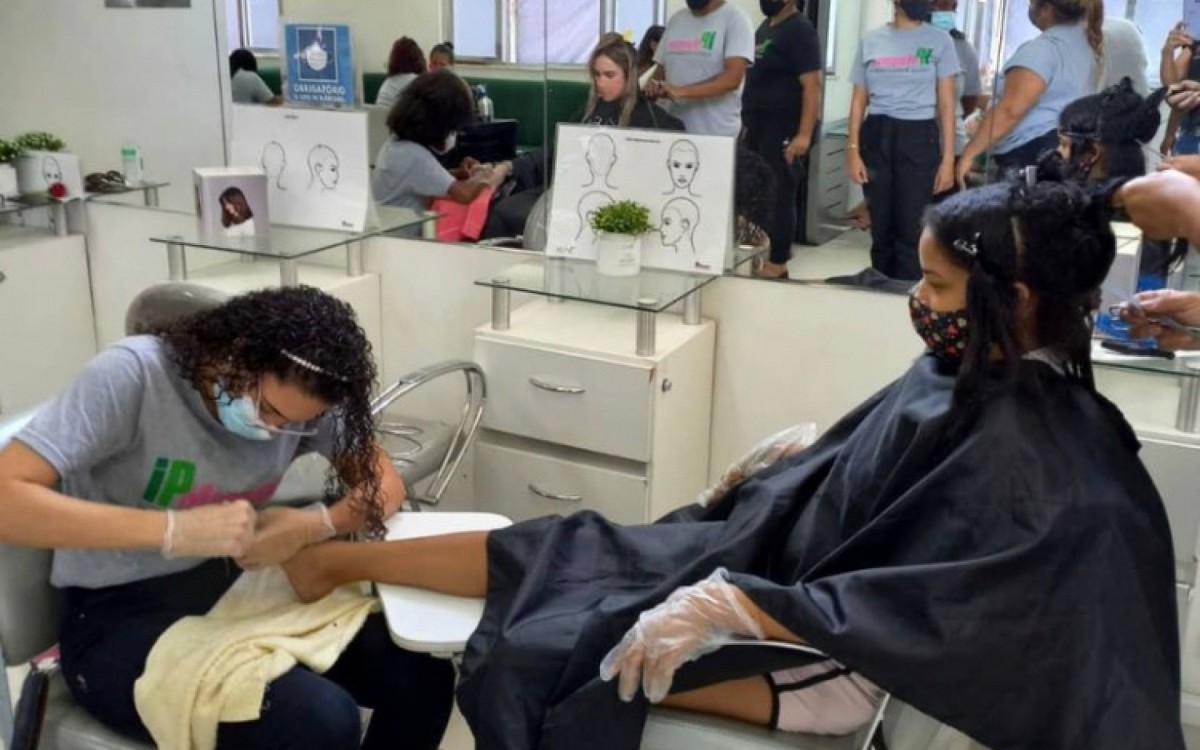 Alunos do curso de profissionalizante do IP Mangueira - Reprodução: redes sociais